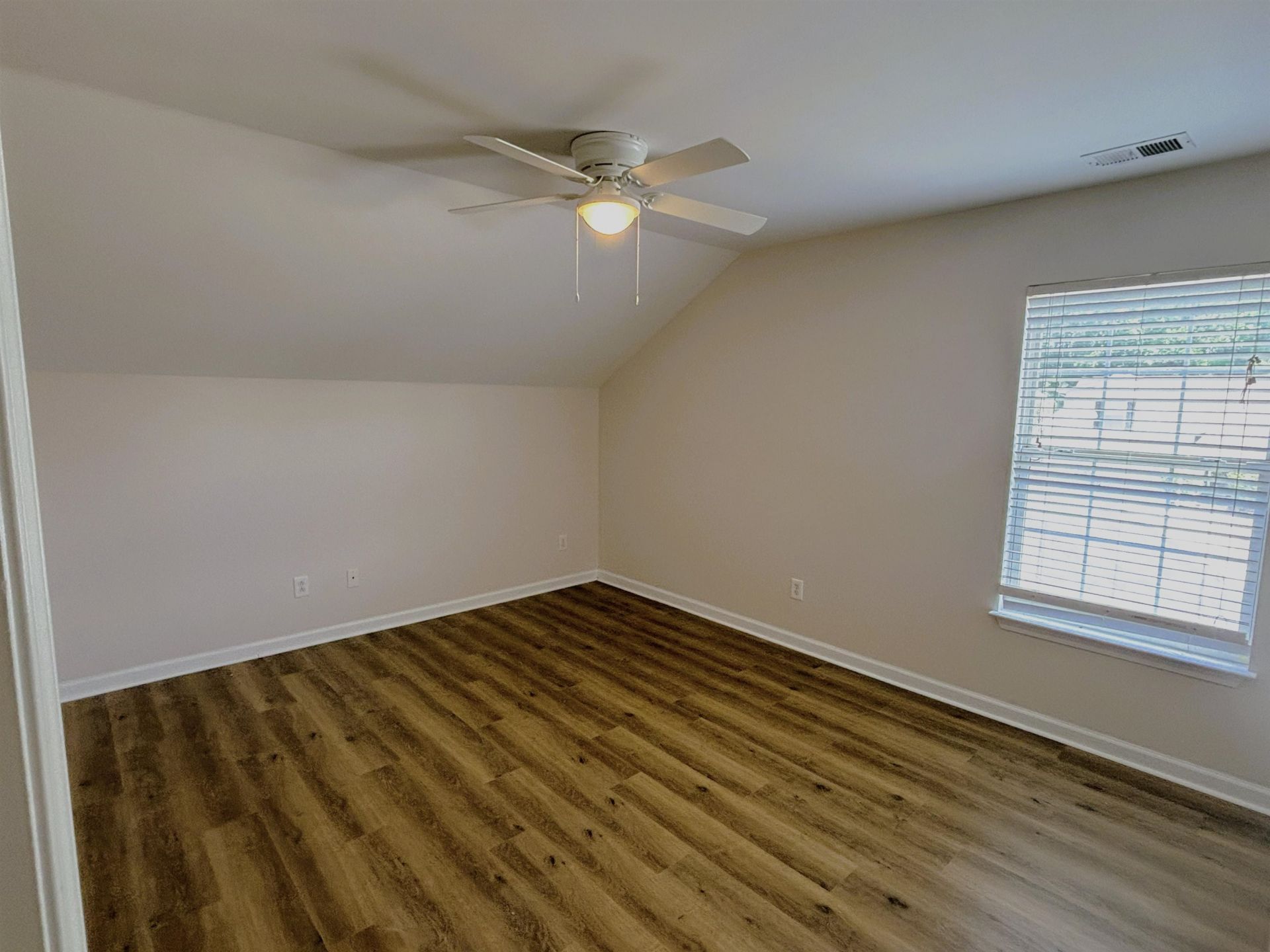 9050 Gatewick Ct. Photo 17