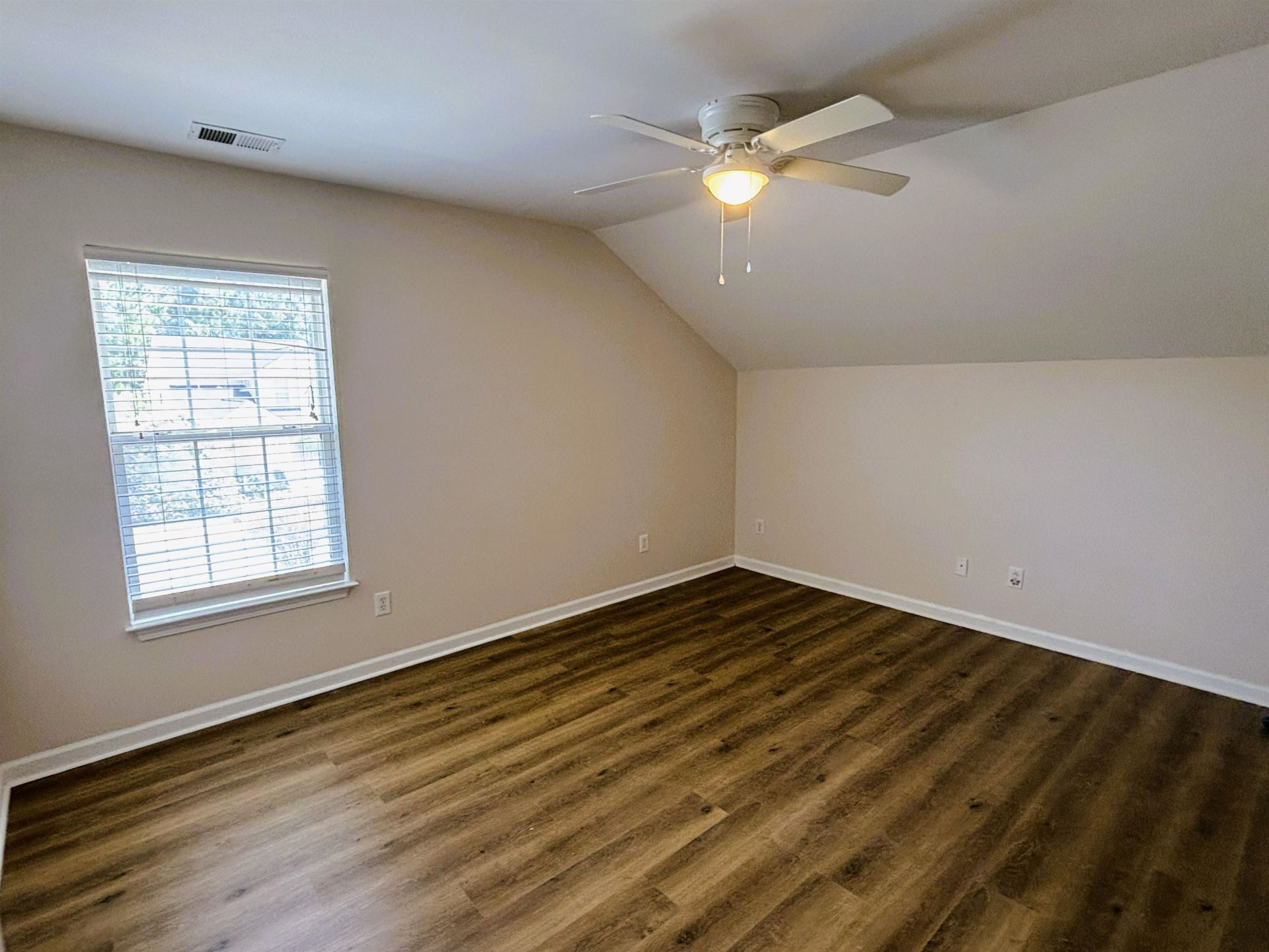 9050 Gatewick Ct. Photo 19