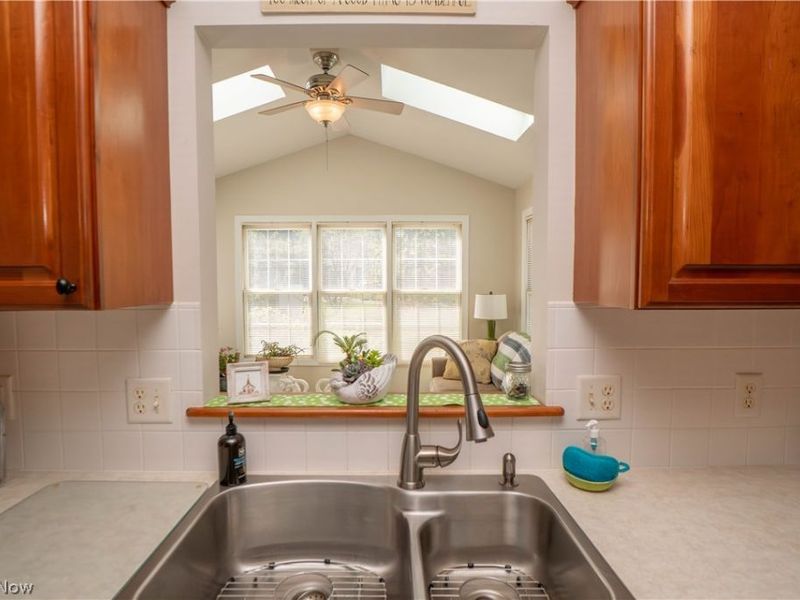 1204 Stone Crossing Street NE, Canton, OH 44721 Photo 17