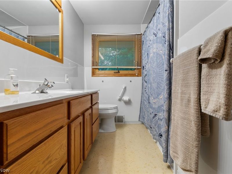 706 Bachtel Street SE, North Canton, OH 44720 Photo 23