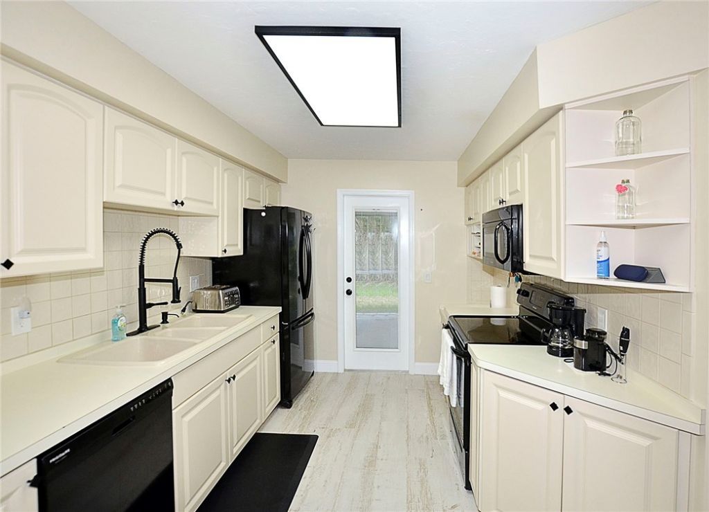 6075 7th Lane, Vero Beach, FL 32968 Photo