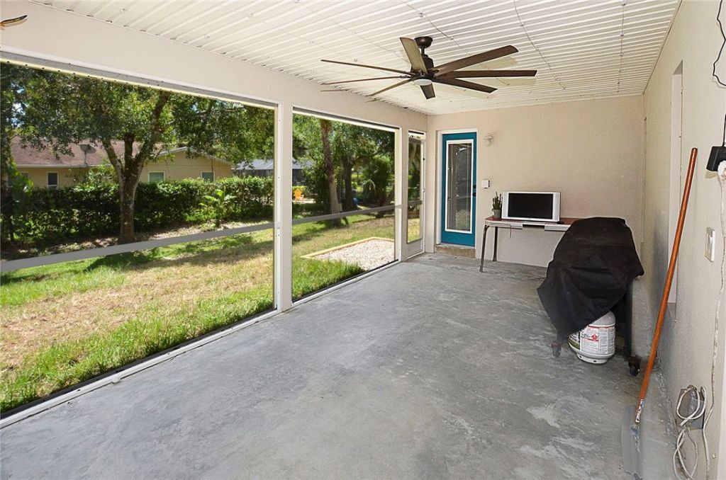 6075 7th Lane, Vero Beach, FL 32968 Photo