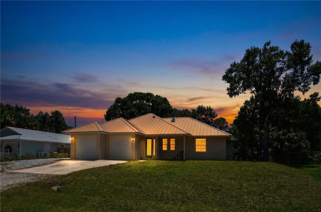 6075 7th Lane, Vero Beach, FL 32968 Photo