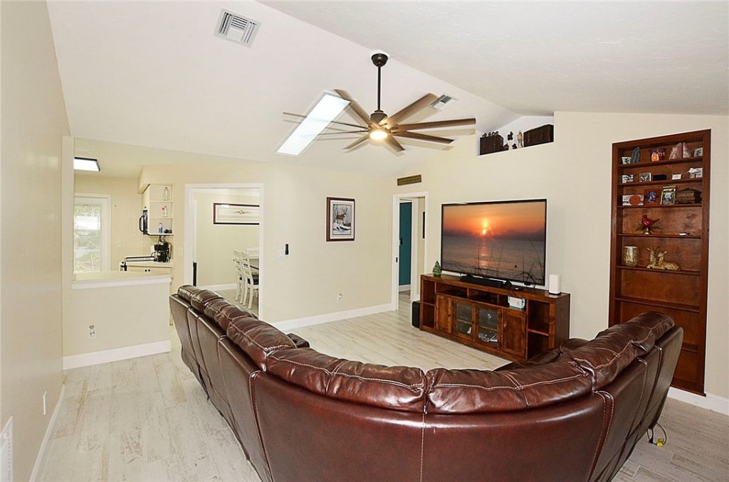 6075 7th Lane, Vero Beach, FL 32968 Photo