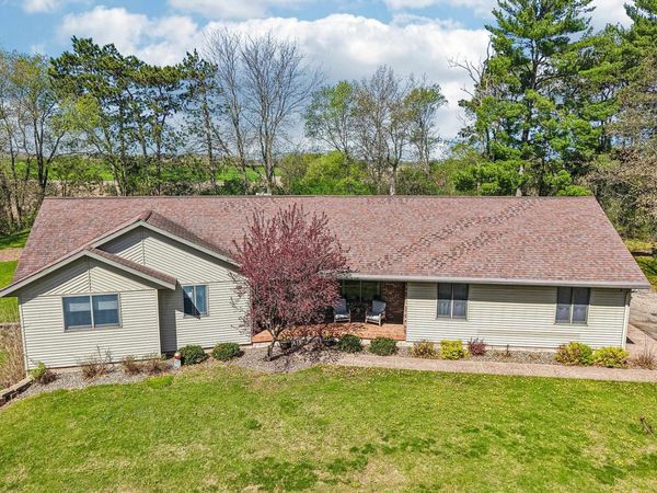 402 Derby Row, Reedsburg, WI 53959