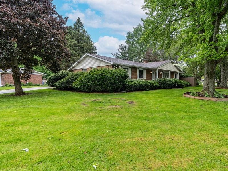 588 Edgefield Drive , Marion, OH 43302 Photo 2