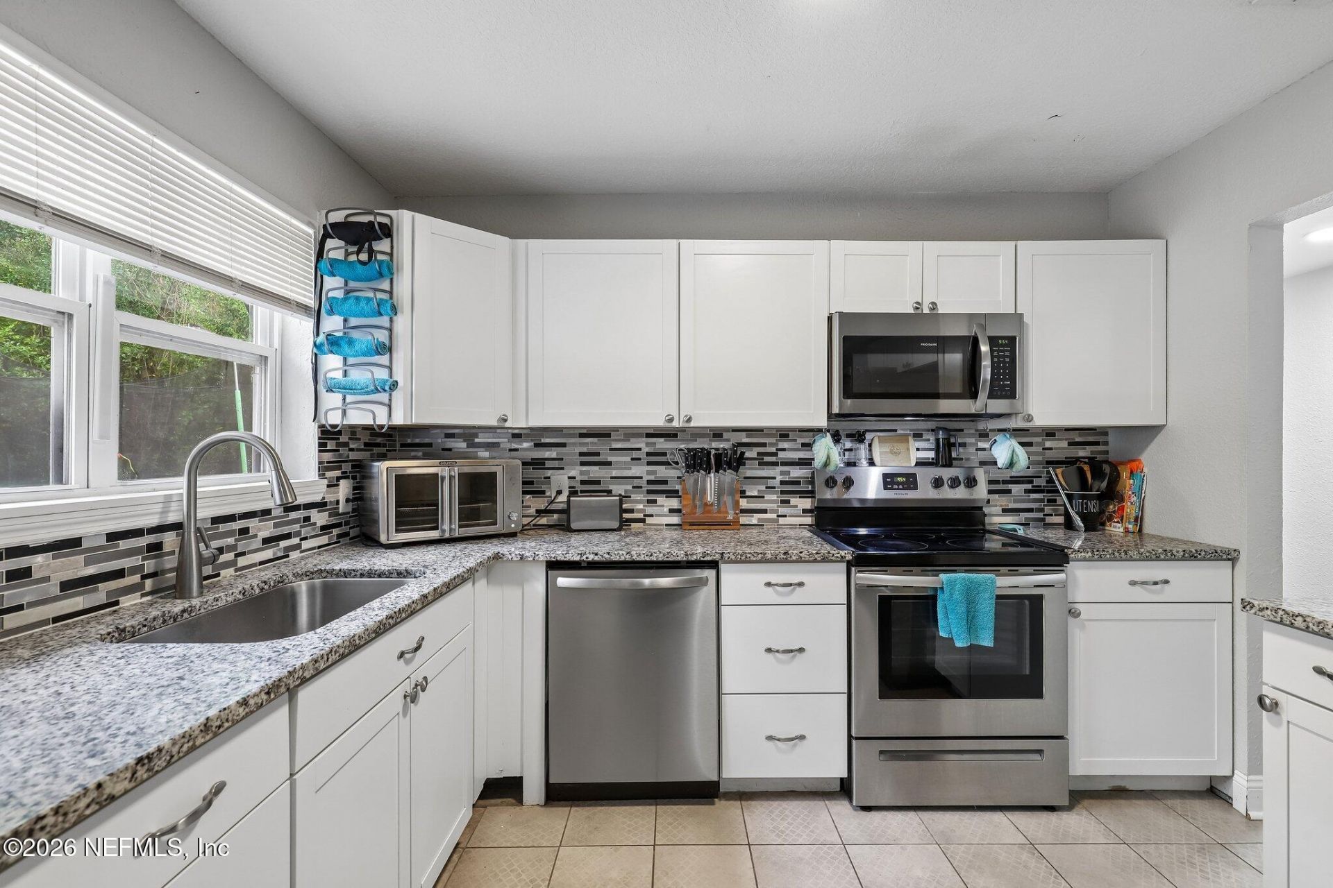 3218 Dalehurst Drive W, Jacksonville, FL 32277 Photo