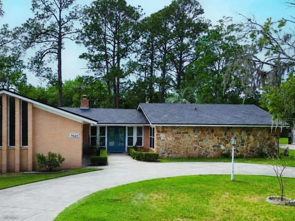 7620 DUCLAY FOREST Drive W, Jacksonville, FL 32244