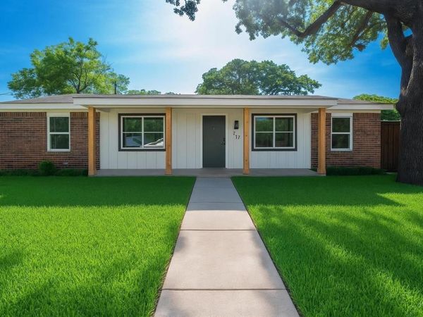 717 Magnolia Street , Kennedale, TX 76060