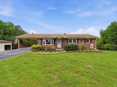 6141 Renan Road, Hurt, VA 24563