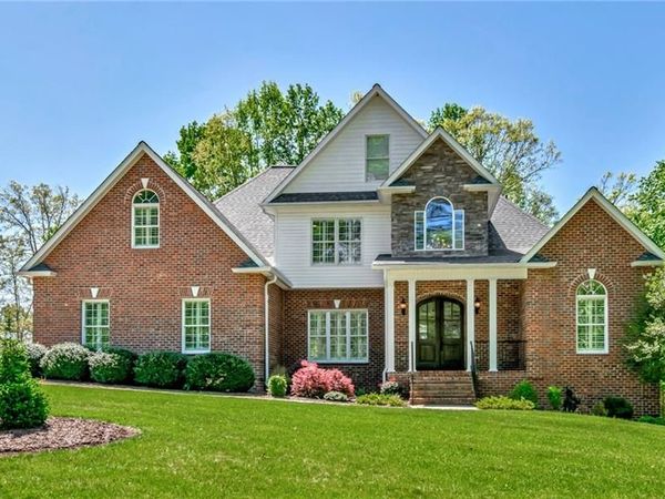 1660 Skyland Drive , Wilkesboro, NC 28697