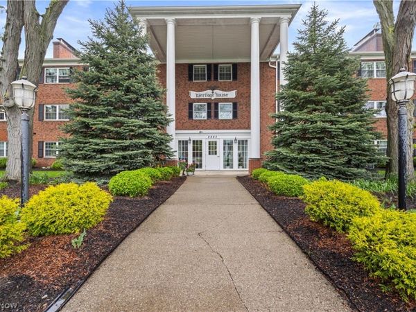2885 Pease Drive , Unit 303, Rocky River, OH 44116
