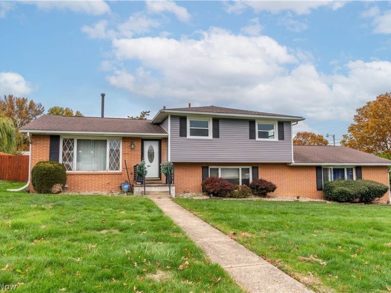 1227 33rd Street NE, Canton, OH 44714 Photo 2