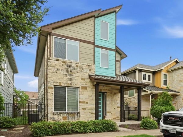 911 Cannoneer LN, Austin, TX 78757