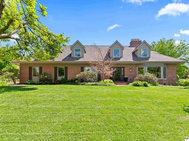 611 S 93rd Avenue, Omaha, NE 68114