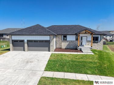 7755 Aero Circle, Lincoln, NE 68516