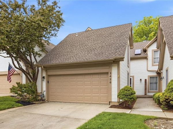 2426 W 137th Place, Overland Park, KS 66224