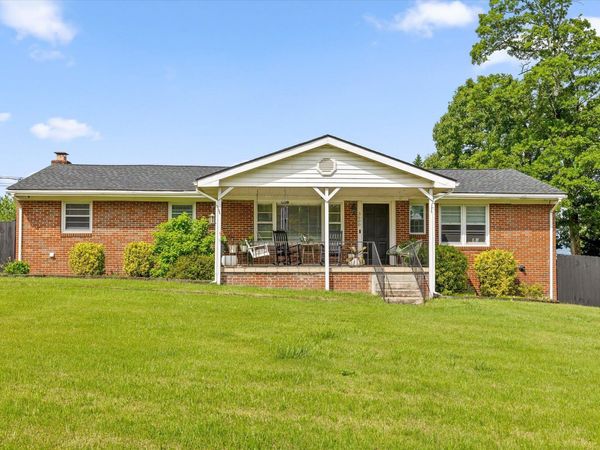 3600 Lake Vista Drive, Chattanooga, TN 37416