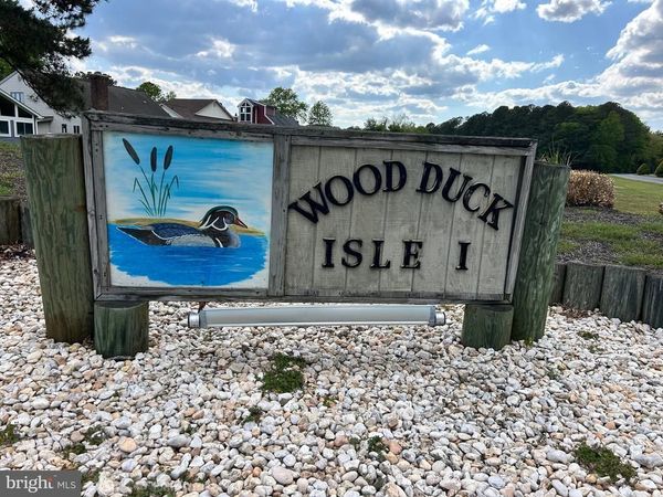 6 HERON ISLE COURT , OCEAN PINES, MD 21811