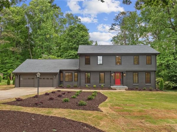 1125 Lake Charles Drive , Roswell, GA 30075