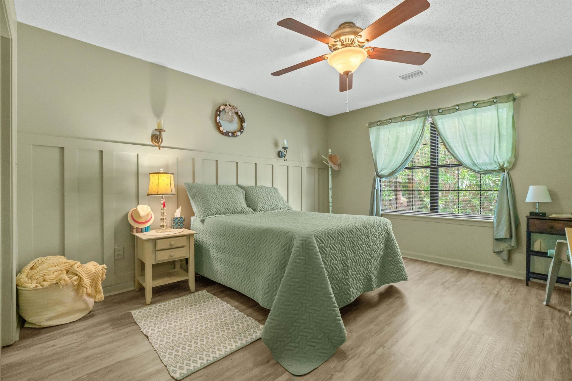 6518 White Heron Crescent Photo 29
