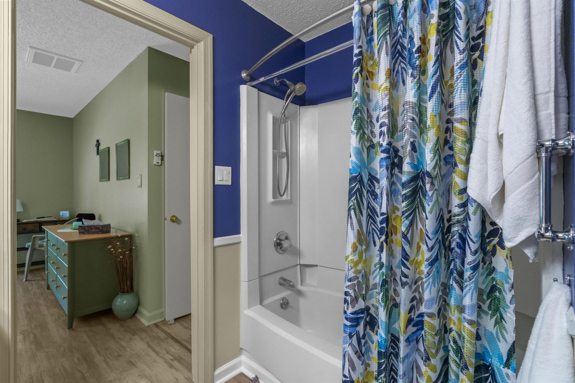 6518 White Heron Crescent Photo 32