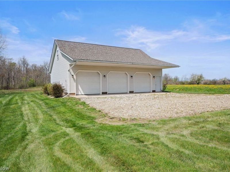 10030 Kile Road , Chardon, OH 44024 Photo 2
