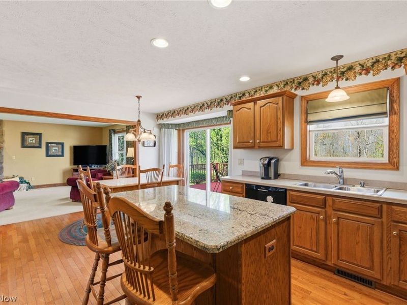 10030 Kile Road , Chardon, OH 44024 Photo 8