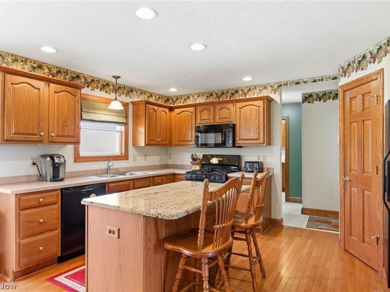 10030 Kile Road , Chardon, OH 44024 Photo 9