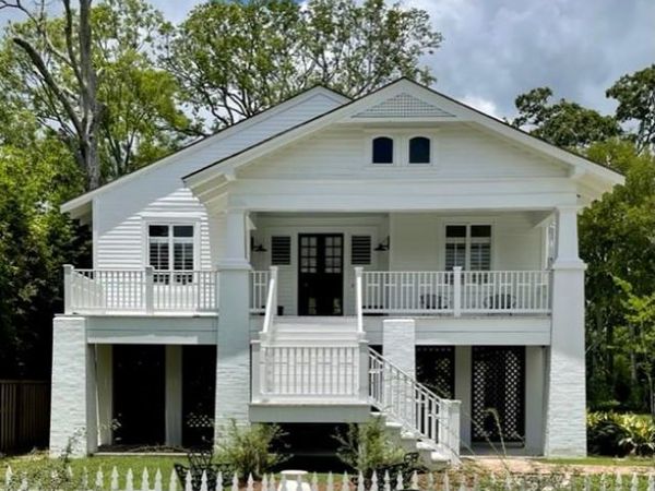 120 CARROLL Street , Mandeville, LA 70448