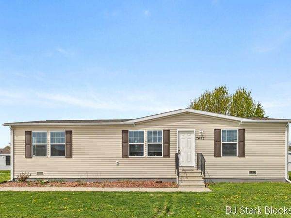 7435 Bronco Drive SE, Caledonia, MI 49316