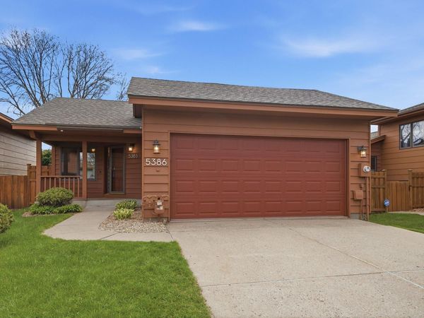 5386 Emerald Way, Apple Valley, MN 55124