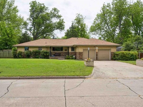 111 Crestmont Avenue, Norman, OK 73069