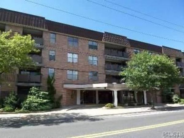 360 Central Avenue, Unit 329, Lawrence, NY 11559