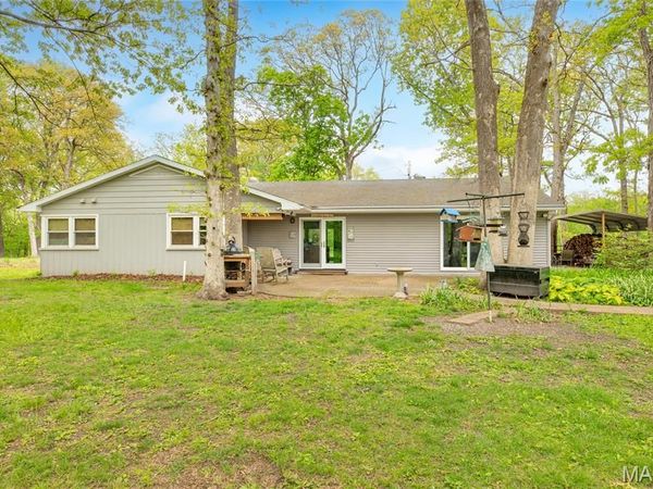 222 Prairietown Road , Dorsey, IL 62021