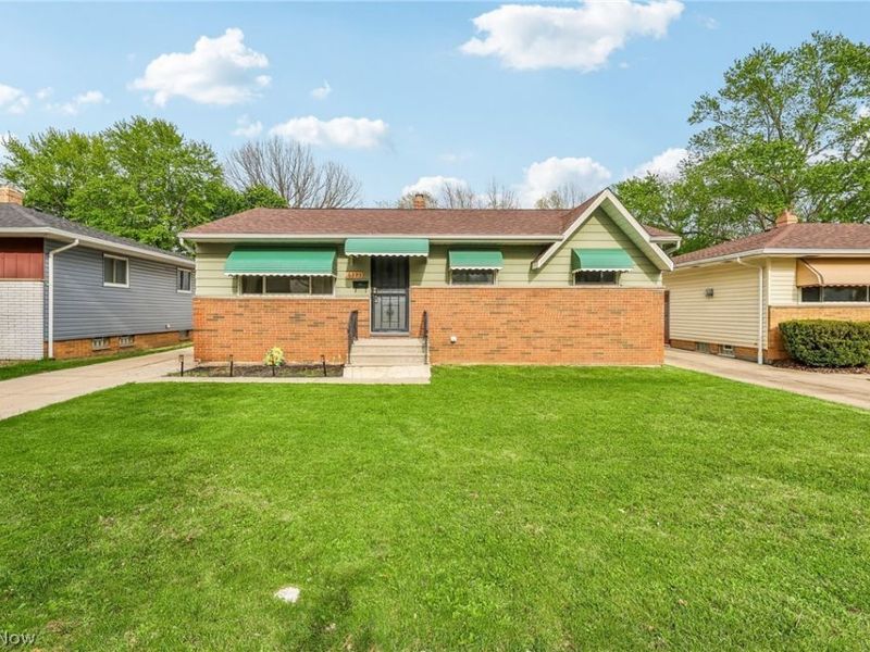 6293 Brookmere Drive, Parma Heights, OH 44130 Photo 2