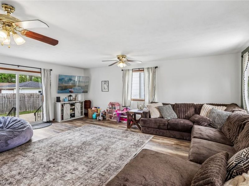 6293 Brookmere Drive, Parma Heights, OH 44130 Photo 6
