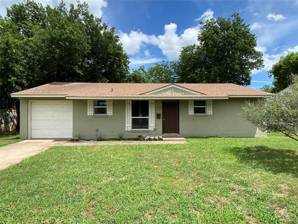 829 Sunnybrook Drive, Burleson, TX 76028
