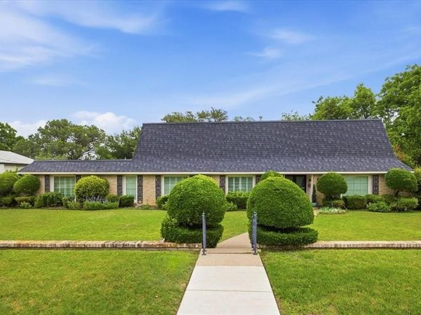 4017 Hildring Drive E, Fort Worth, TX 76109