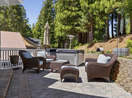 4074 Highway 147, Lake Almanor, CA 96137 Photo