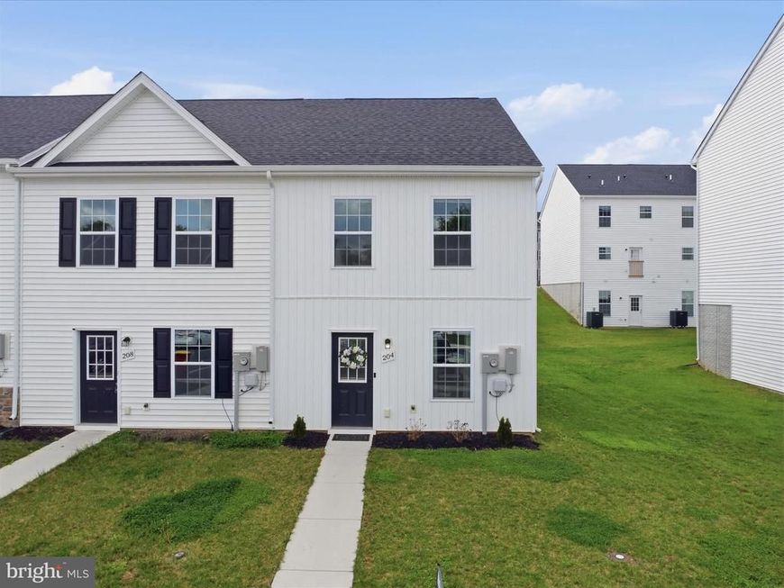 204 White Violet Way, Kearneysville, WV 25430 Main Photo