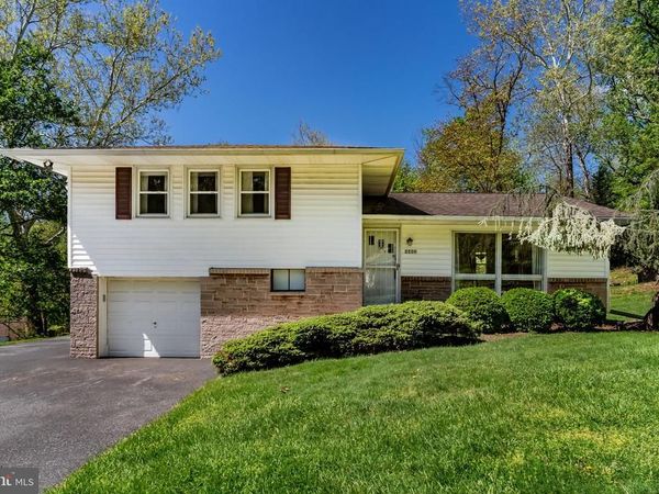 2220 BLUE MOUNTAIN PARKWAY , HARRISBURG, PA 17112