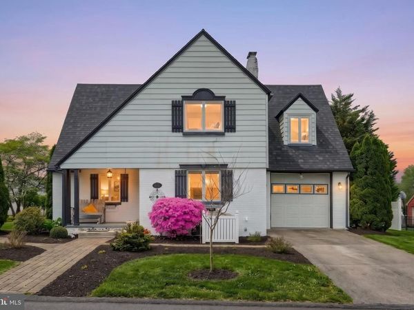 824 GRANDVIEW ROAD, YORK, PA 17403