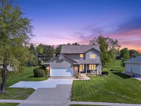 407 W Merle Hibbs Boulevard, Marshalltown, IA 50158