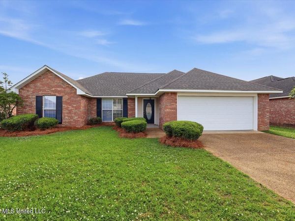 1048 Bullrun Circle, Byram, MS 39272