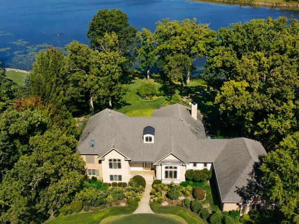24092 W Old Oak Drive, Mundelein, IL 60060