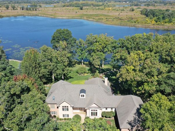 24092 W Old Oak Drive, Mundelein, IL 60060