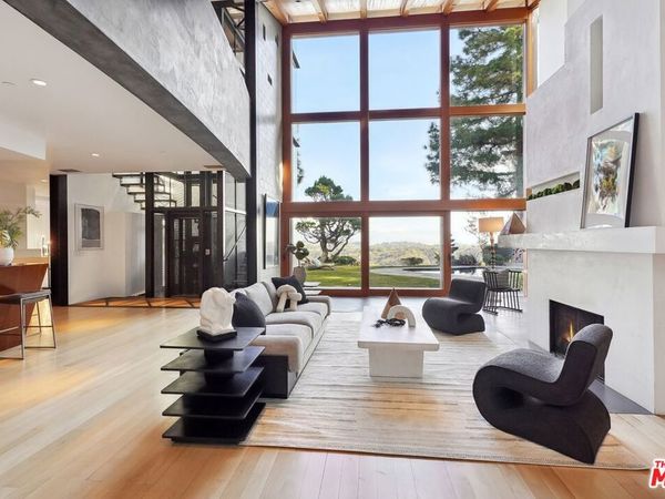 2238 Stradella Road, Los Angeles, CA 90077