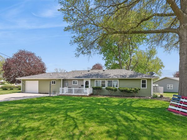 2807 S 2nd Avenue E, Newton, IA 50208