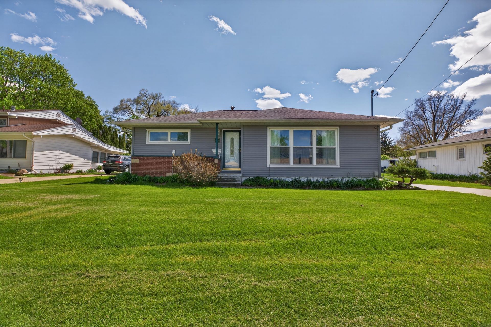 1710 E Mitchell Avenue, Waterloo, IA 50702 Main Photo